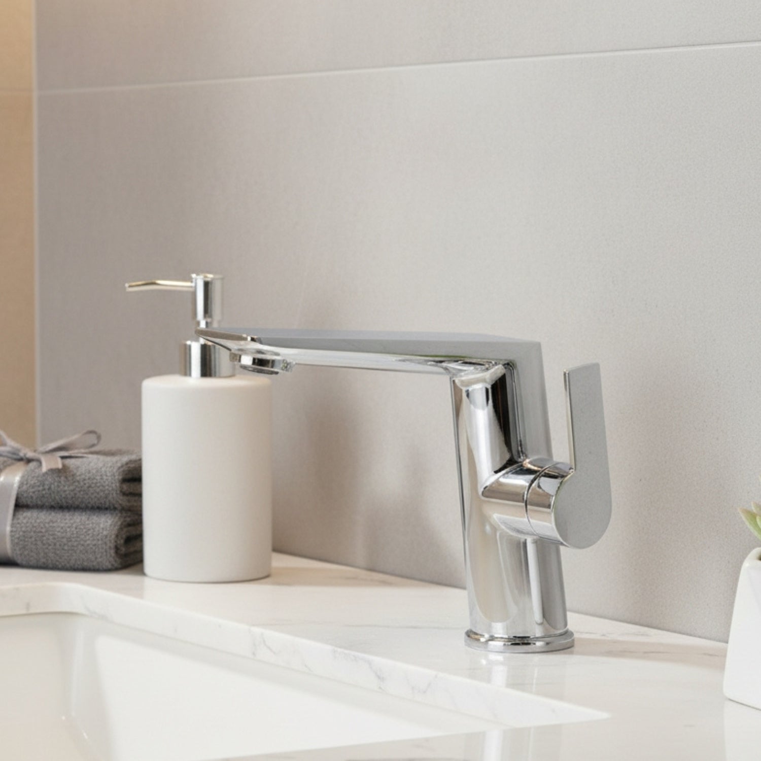 Halsa - Nordic Single Handle Hot & Cold Mixer Bathroom Sink Tap